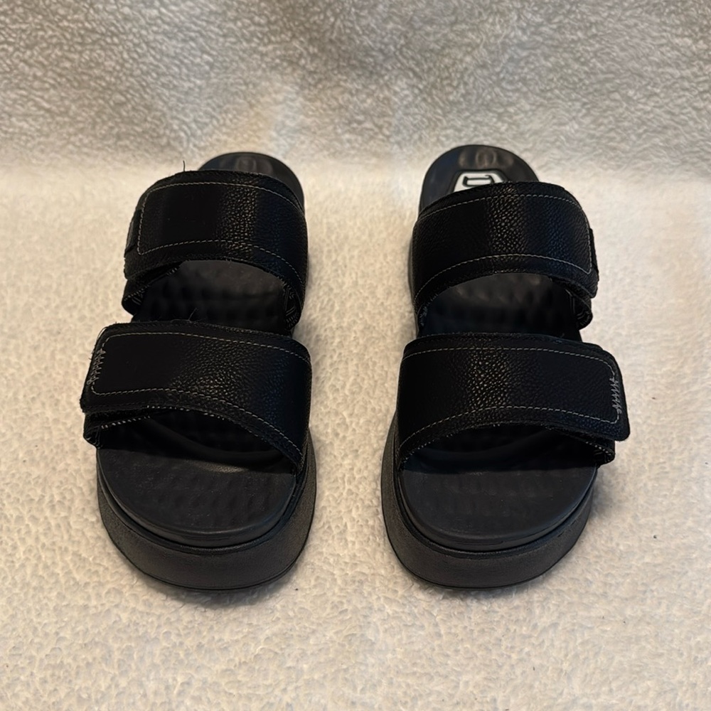 Platform Hey Dude sandals